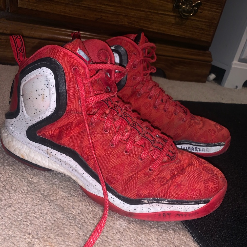 Adidas D-Rose 5 basketball shoes